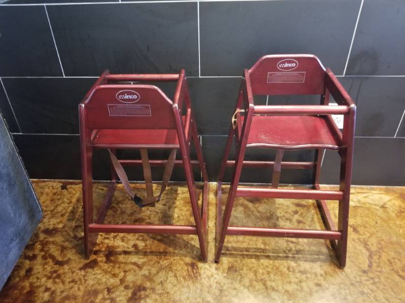 lot 1034 image: 2 High Chairs