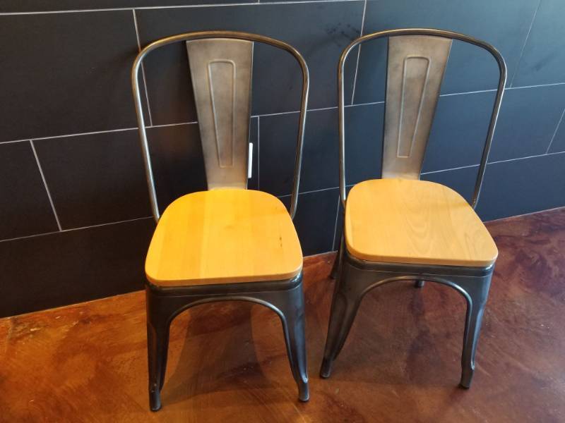 lot 1042 image: (2) Gray Metal Restaurant Chairs