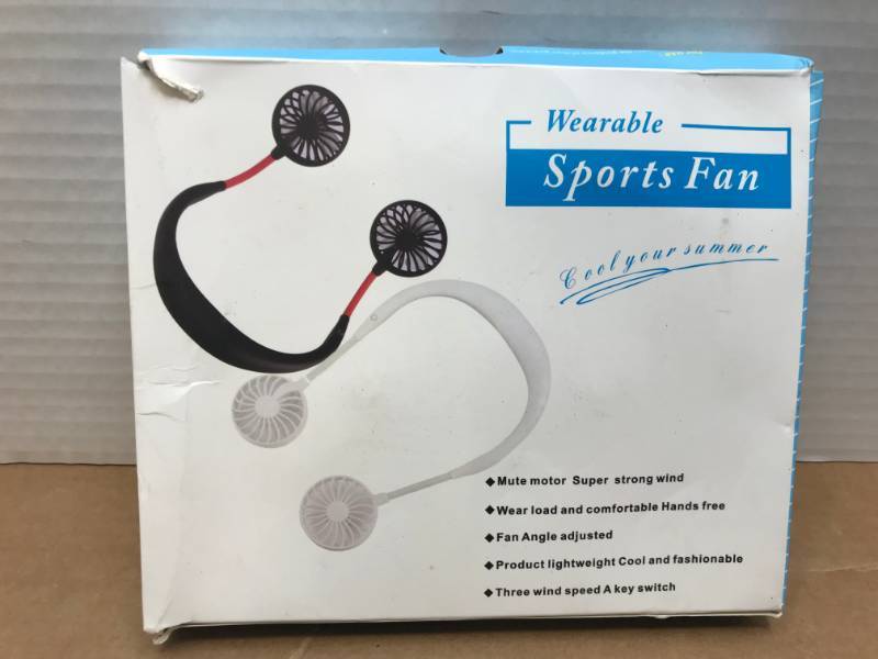 lot 3015 image: WEARABLE SPORTS FAN