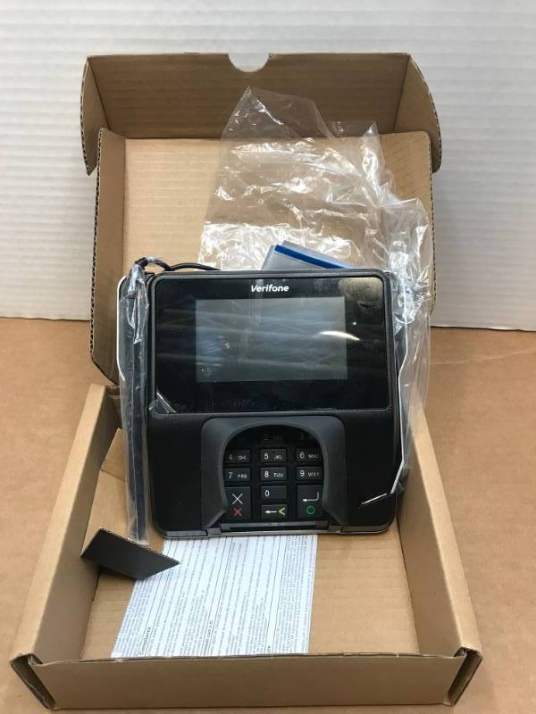 lot 3028 image: VERIFONE CARD MACHINE
