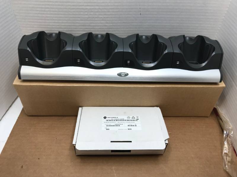 lot 3029 image: MOTOROLA POWER CHARGER STATION CRN8800