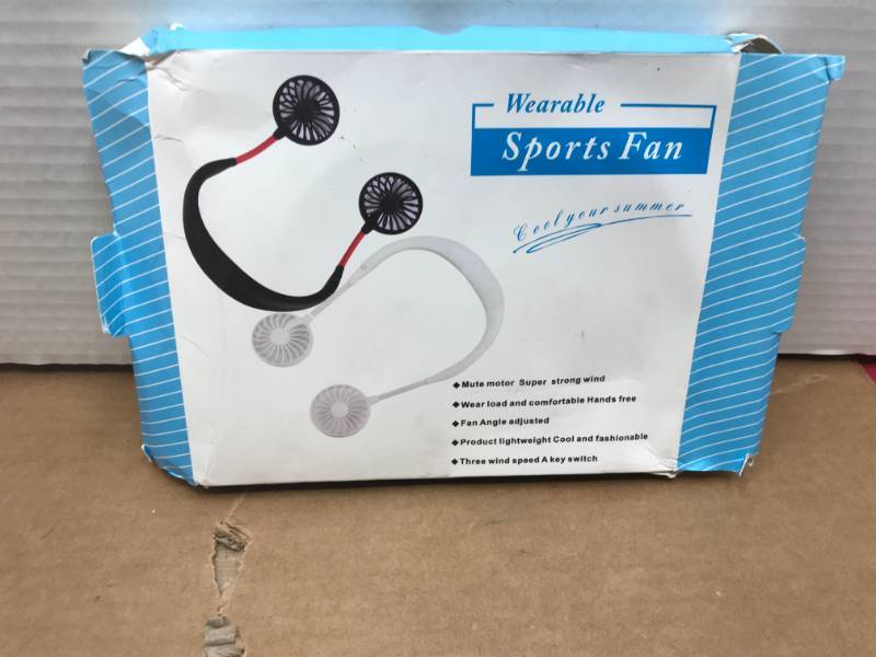 lot 3045 image: WEARABLE SPORTS FAN