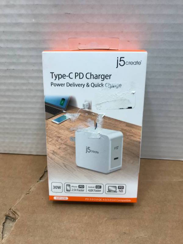 lot 3066 image: J5 CREATE  TYPE-C PD WALL CHAGER FOR IPHONE
