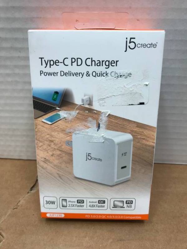 lot 3068 image: J5 CREATE  TYPE-C PD WALL CHAGER FOR IPHONE