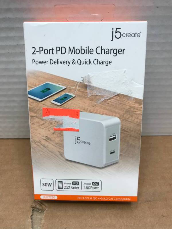 lot 3070 image: J5 CREATE  2-PORT PD MOBILE CHARGER