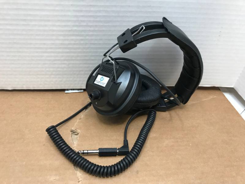 lot 3112 image: EGGHEAD DJ HEADPHONES