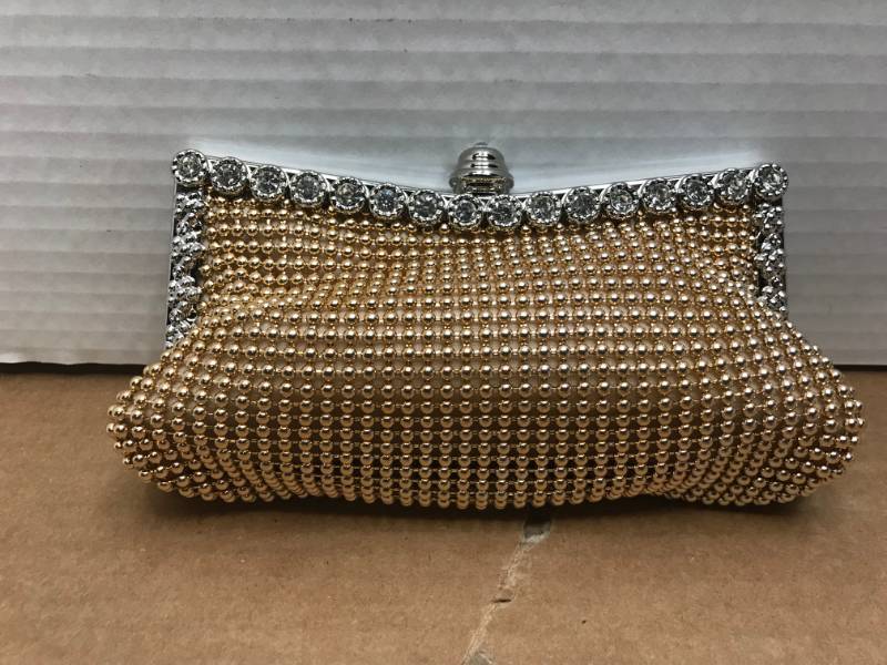 lot 3170 image: GOLD WOMEN DOUBLE FRAME CLUTCH