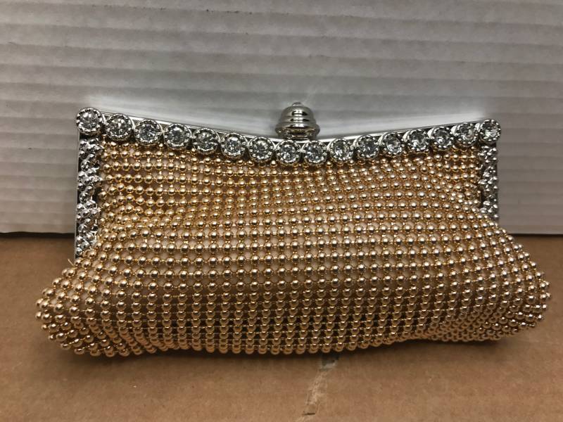 lot 3171 image: GOLD WOMEN DOUBLE FRAME CLUTCH
