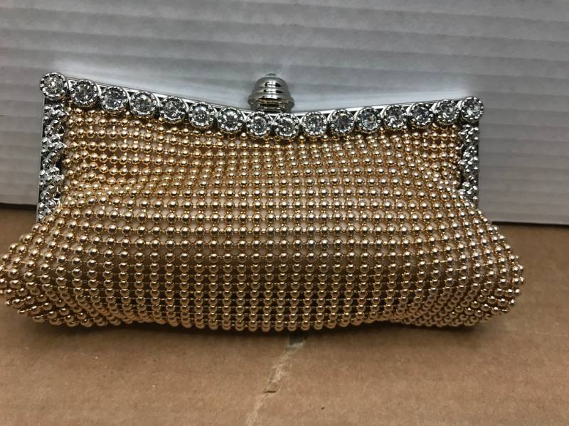 lot 3172 image: GOLD WOMEN DOUBLE FRAME CLUTCH