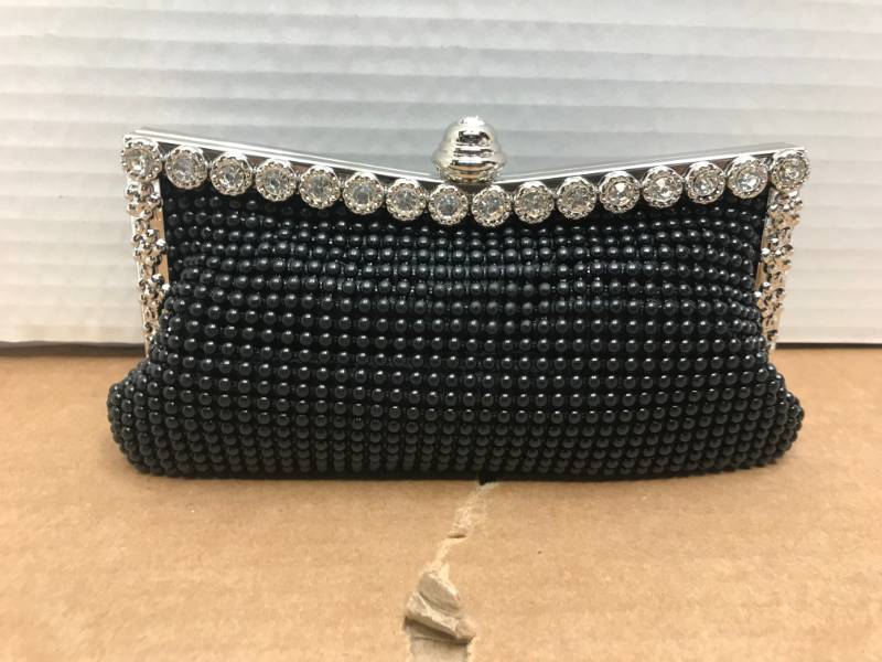 lot 3174 image: BLACK WOMEN DOUBLE FRAME CLUTCH