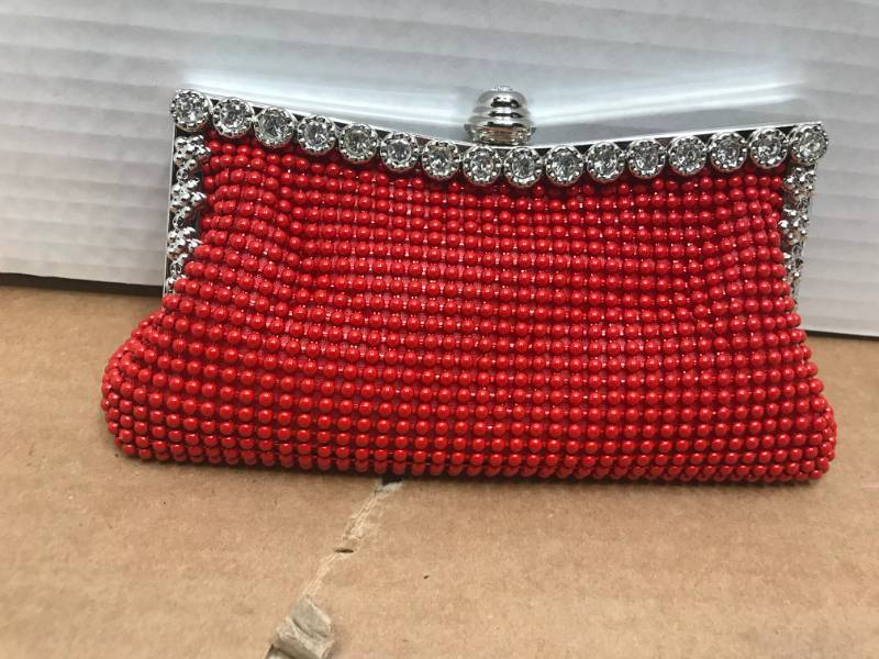 lot 3176 image: RED WOMEN DOUBLE FRAME CLUTCH