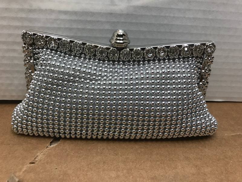 lot 3180 image: SLIVER WOMEN DOUBLE FRAME CLUTCH