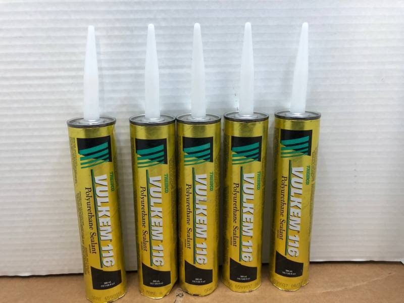 lot 3136 image: VULKEM 116 POLYURTHANE SEALANT