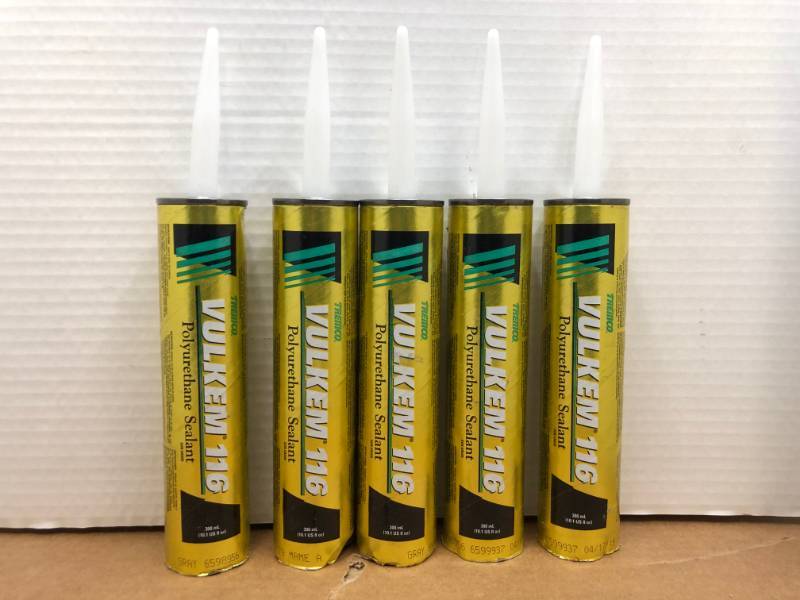 lot 3144 image: VULKEM 116 POLYURTHANE SEALANT