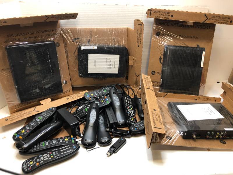 lot 3157 image: LOT OF MIX CABLE BOXES