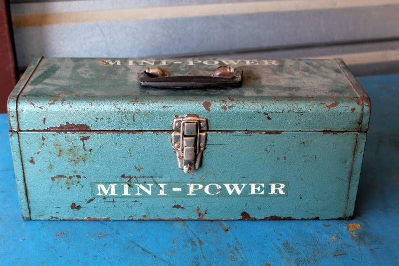 lot 1155 image: CENTURY-FOX Mini-Power Hand Pump 7000 PSI Hydraulics Kit
