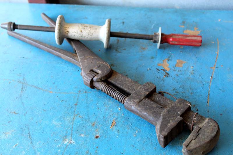 lot 1157 image: Antique Monkey WrenchPliers, Vintage New Britain Tool Co. P 155 Slide Hammer Dent Remover, Skill Warrior Cordless Power Drill�