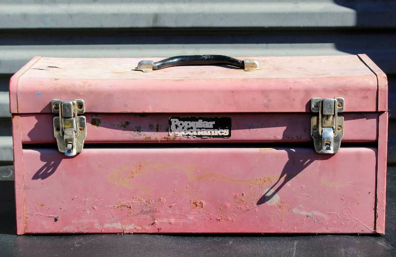 lot 1167 image: Vintage Popular Mechanics Dual Latch Tool Box