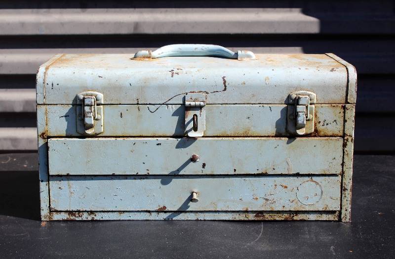 lot 1168 image: Vintage Toolbox Full of Tools