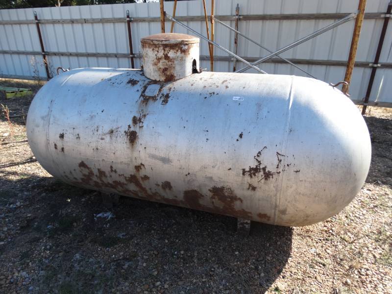 lot 5783 image: 500 Gallon propane tank
