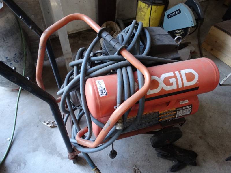 lot 5802 image: Ridgid air compressor
