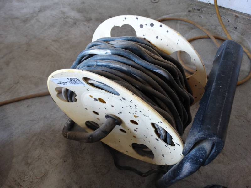 lot 5808 image: Electrical cord reel w outlets
