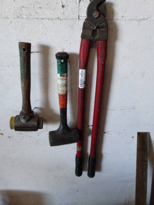 lot 5814 image: Hammers & cable cutters