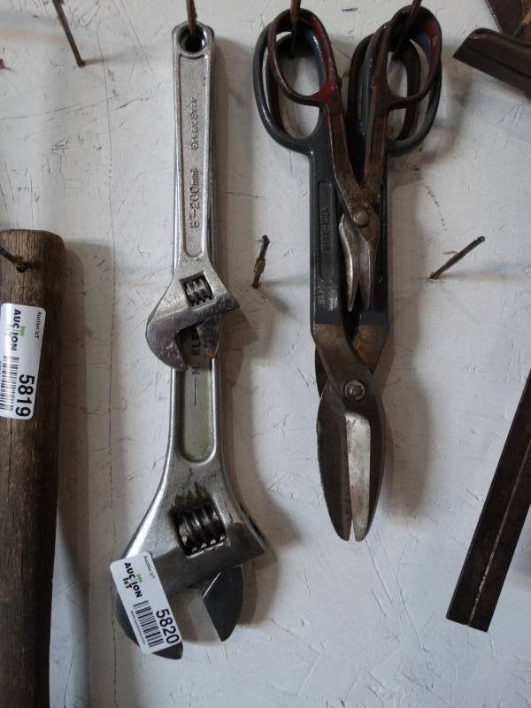 lot 5820 image: Crescent wrenches tin snips