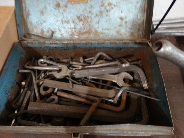 lot 2561 image: Hand tools in metal box- allen wrenches open end wrenches misc.