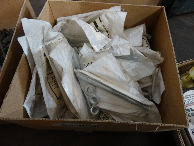 lot 2564 image: Box of 38 x 5 wedge anchors
