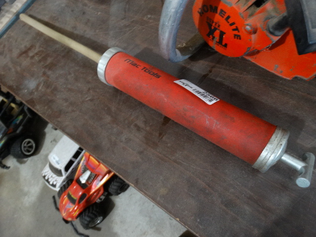 lot 2566 image: Mac Tools syphon