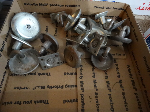 lot 2579 image: Lot of metal wheels