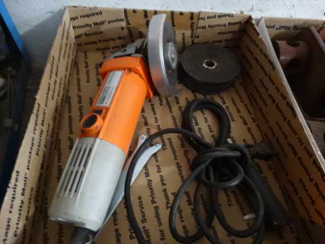 lot 2587 image: Angle grinder