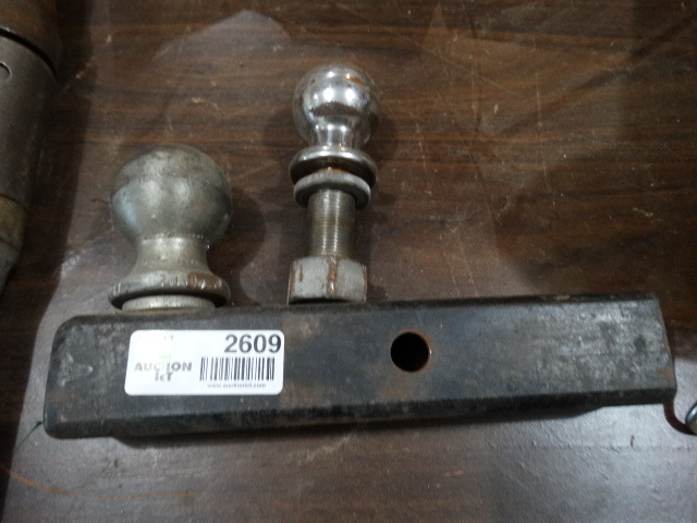 lot 2609 image: Receiver hitch w 2-516 ball & 2 ball