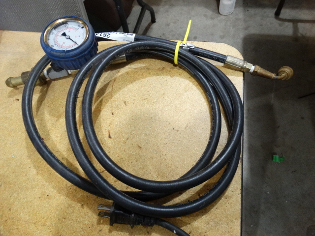lot 2614 image: Nitrogen Pressure hose w gauge