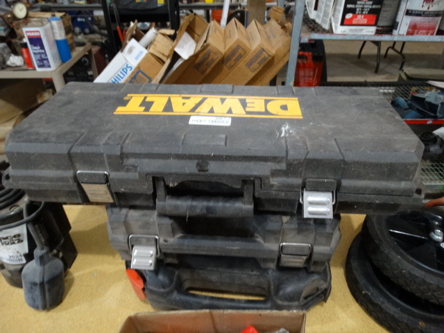 lot 2622 image: 3 empty tool cases- plastic