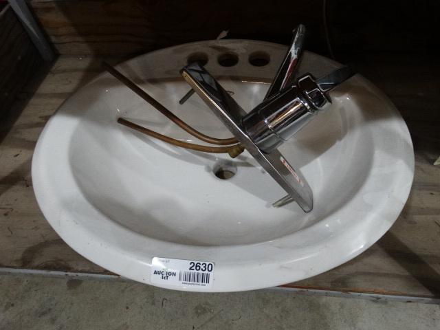 lot 2630 image: Porcelain sink w faucet