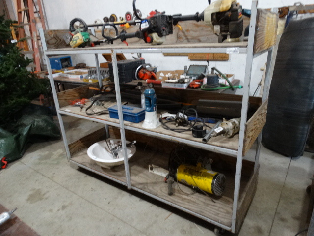 lot 2631 image: 3 shelf hd metal & wood rack on wheels