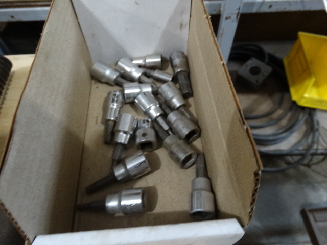 lot 2638 image: Lot of various sockets