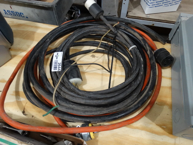 lot 2644 image: Extension & other cords