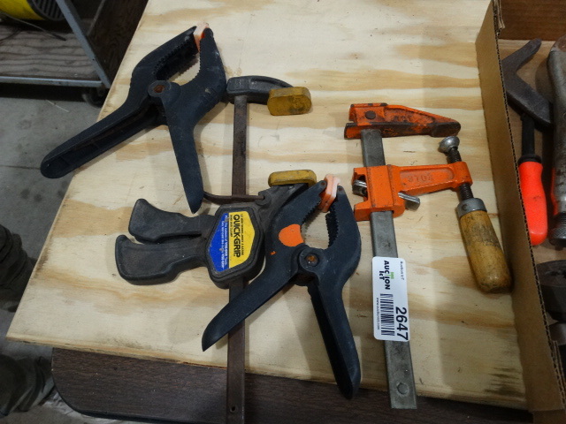 lot 2647 image: lot of clamps