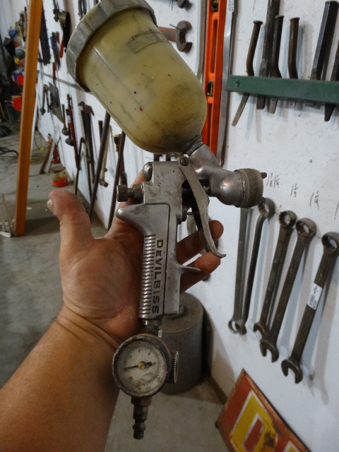 lot 2660 image: Air spray gun