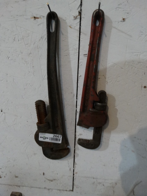 lot 2667 image: 2 pipe wrenches