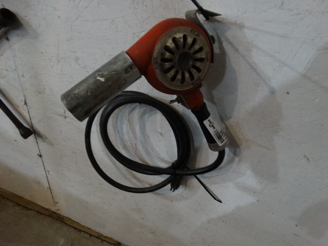 lot 2677 image: Electric heat gun