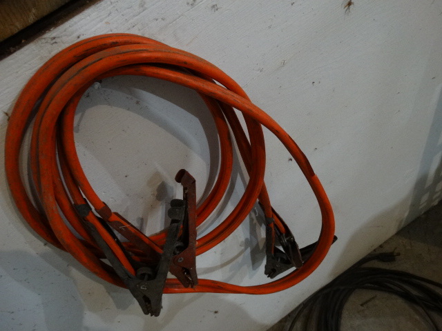 lot 2679 image: Jumper cables & extension cord