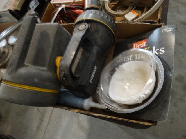 lot 2684 image: Various flashlights