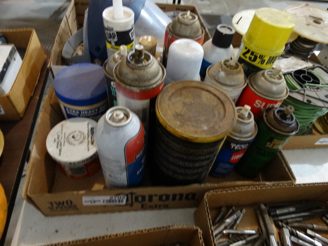 lot 2702 image: Lot of assorted chemicals