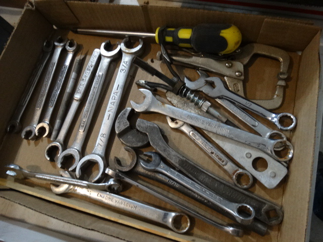 lot 2707 image: Hand tools wrenches pliers misc.
