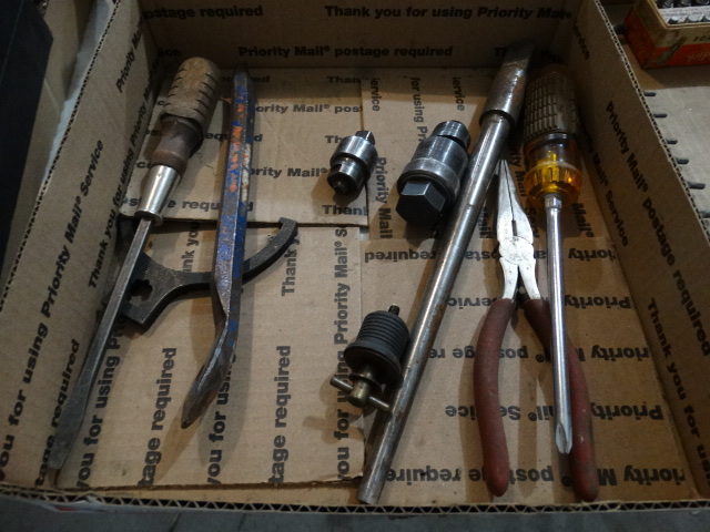 lot 2710 image: Lot of misc. hand tools