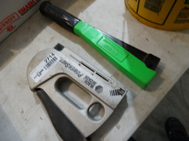 lot 2714 image: 2 staplers